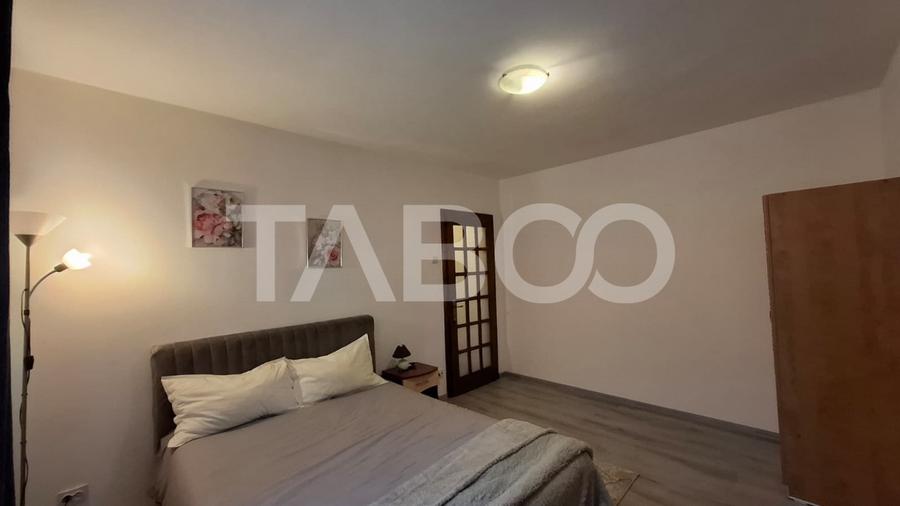 Apartament 3 camere de vanzare semidecomandat 45 mp zona Vasile Aaron