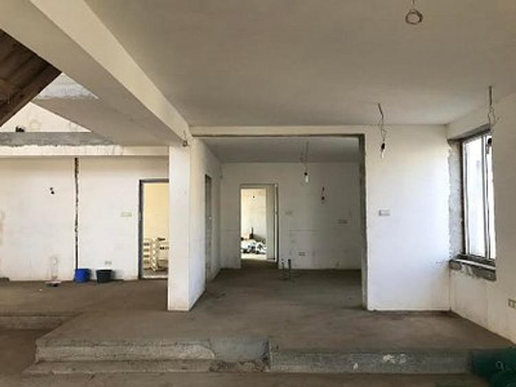 Vand vila multifunctionala finalizata la gri in comuna Mogosoaia,