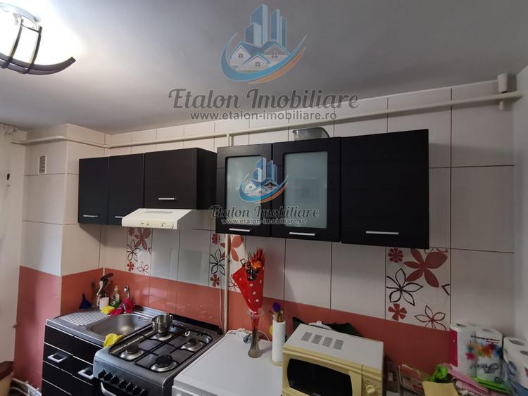 Apartament P+1, 4 camere, 2 bai, 3 balcoane, Zona Centrala Piatra Neamt