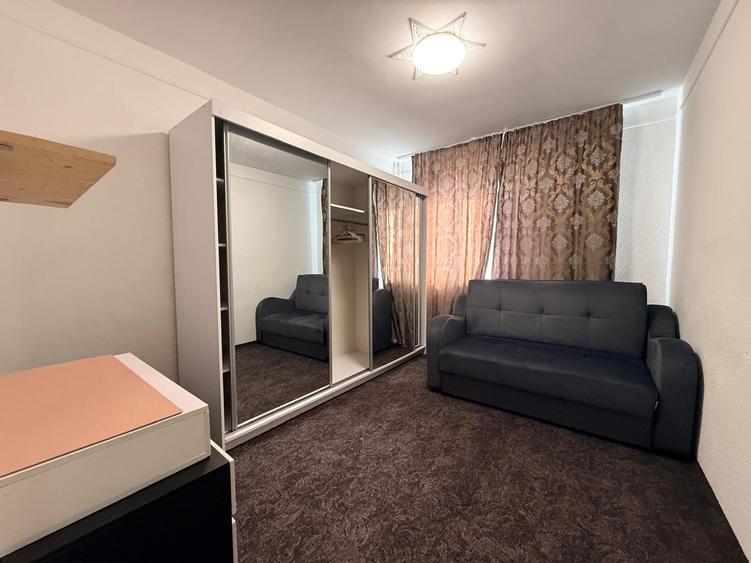 Centru Civic Hala Centrala , apartament 2 camere decomandat , etaj intermediar