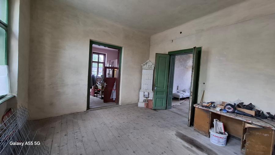 Casa de vanzare  - Ilia, str. Traian , nr. 2