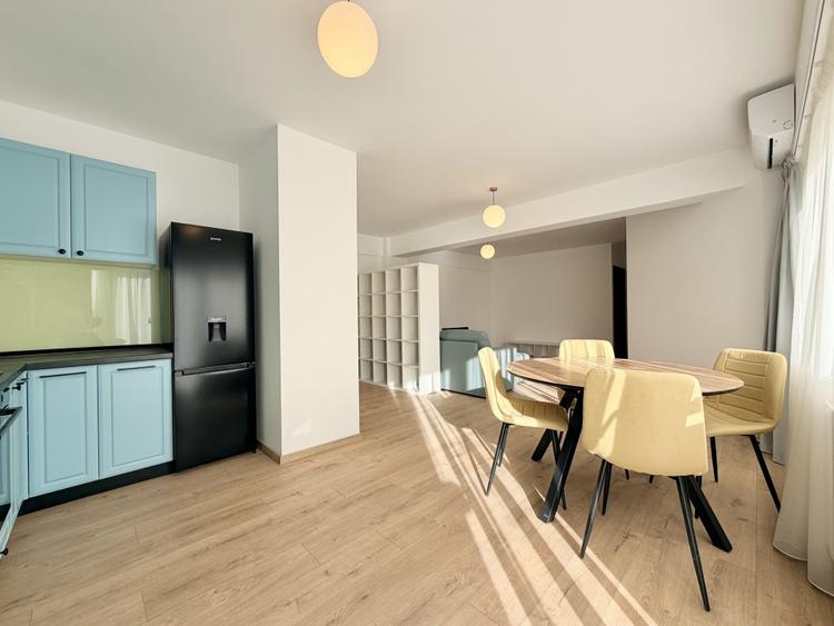Inchiriere Apartament 2 camere, strada Bucuresti, zona Farmec, garaj