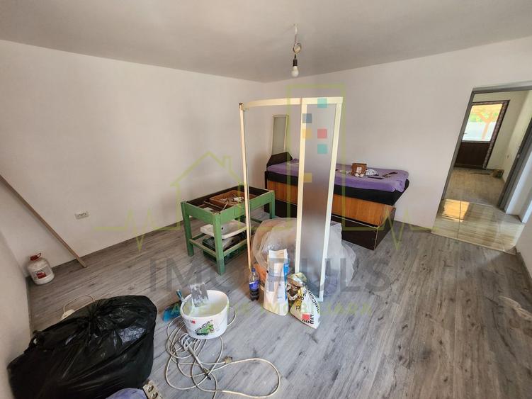 Casa individuala. Sag. Teren 604. 2 Bai. 4 Camere. Se preda la cheie.