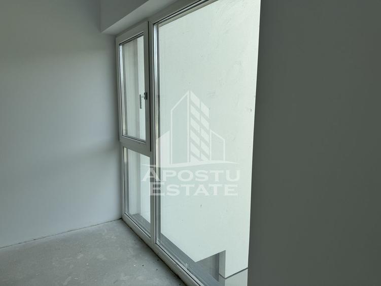 Duplex  modern despartit prin camera tehnica