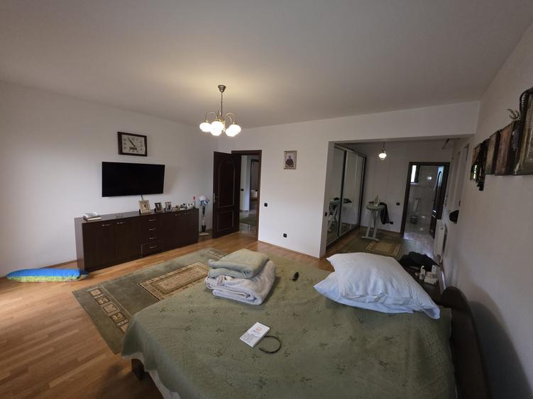 Pipera Vila individuala spatioasa 220mp teren generos 725 mp toate utilitatile