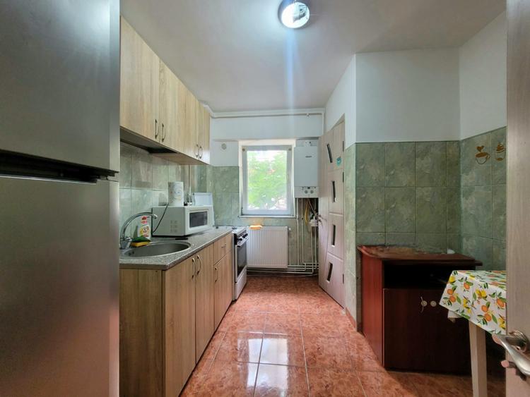 Tomis 3 – un apartament primitor, pregătit pentru următorii săi chiriași.
