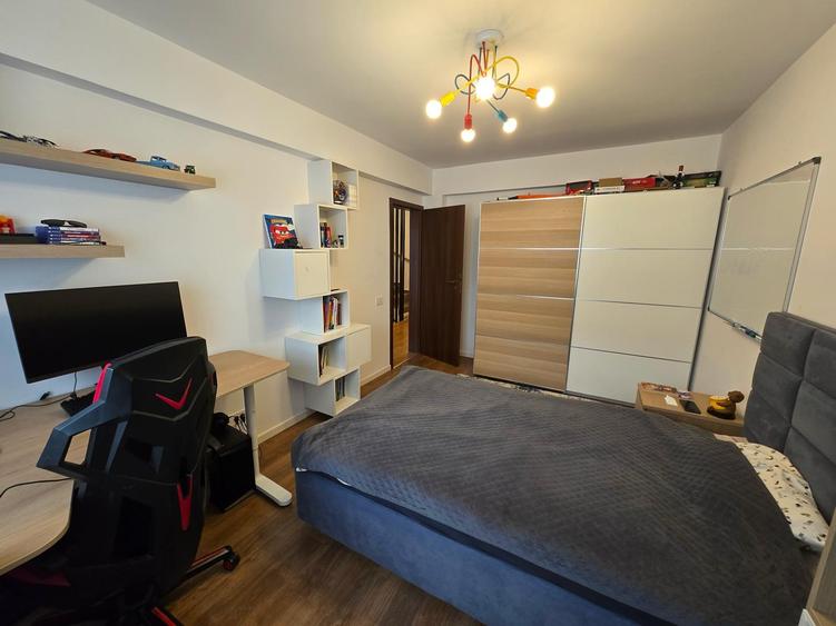 Casa/Vila cu 5 camere/ P+1+M/ Popesti-Leordeni