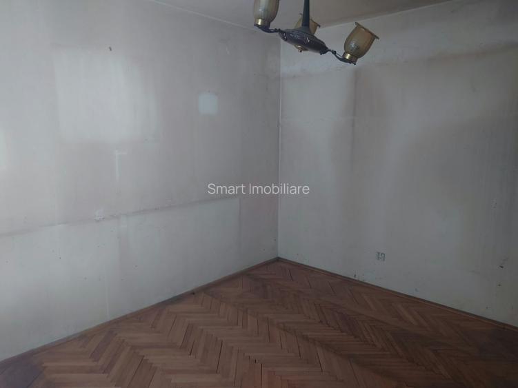 Apartament 3 camere, et. 2, zona Ultracentrala