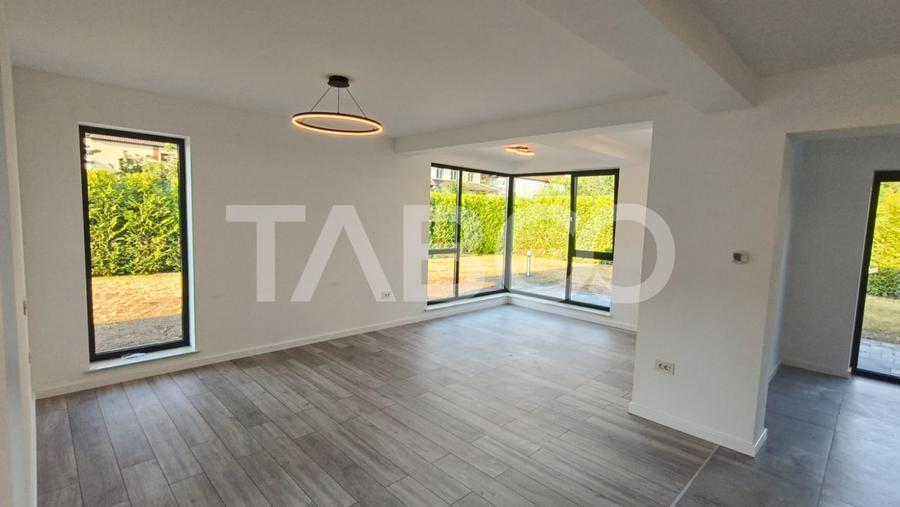 Casa noua de lux model deosebit de vanzare in Sebes