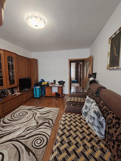 Apartament 2 camere decomandat,zona Tractorul  !