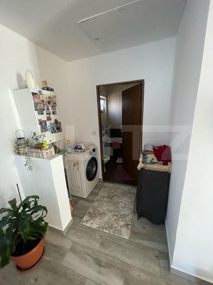Casa cu 3 camere, 90 mp, 2 anexe gospodaresti si teren de 3000 mp, zona Crucisor