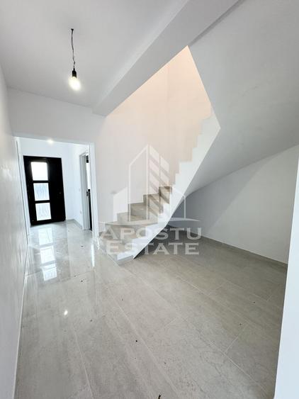 Duplex cu 5 camere si 3 bai, complet finalizat, disponibil imediat.