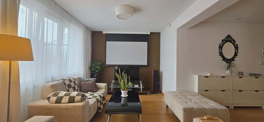 Apartament exclusivist 4 camere de vânzare, central, pietonal/str. Republicii