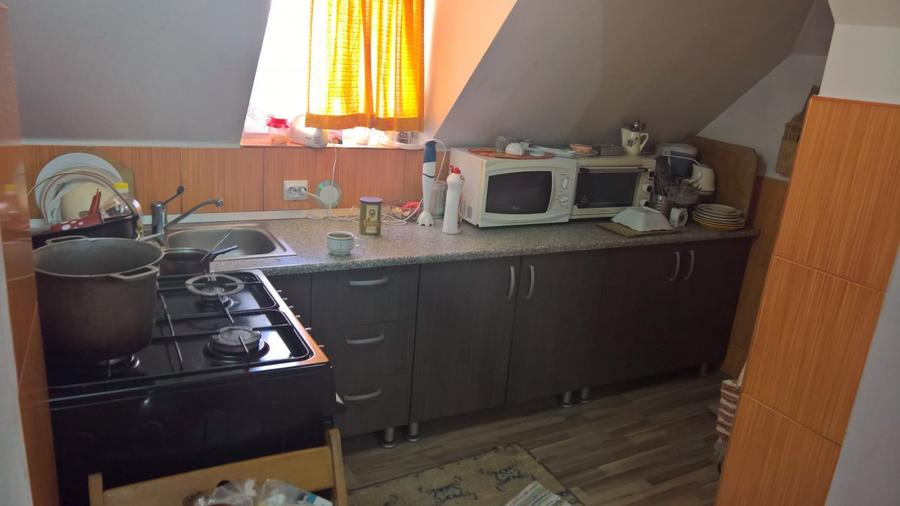Apartament 3 camere in vila zona Colinei