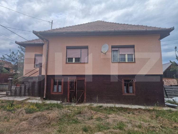 Casă cu teren generos de 5.300 mp, la doar 25 de minute de Cluj-Napoca