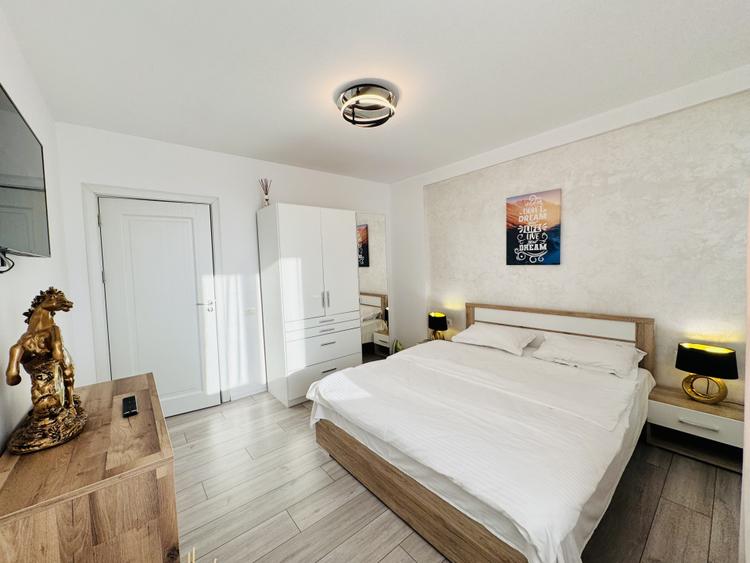 Apartament cu 3 camere complet mobilat si utilat, vedere spre Mare