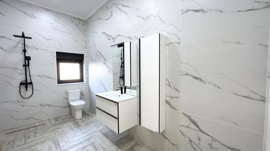 Inchiriere Casă 3 camere 154 mp, Teren 630 mp - Str. T. Vladimirescu - Carei