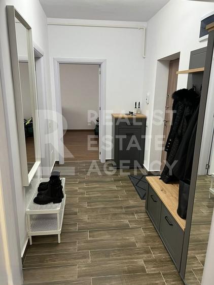 Vânzare, apartament 2 camere, zona Titan