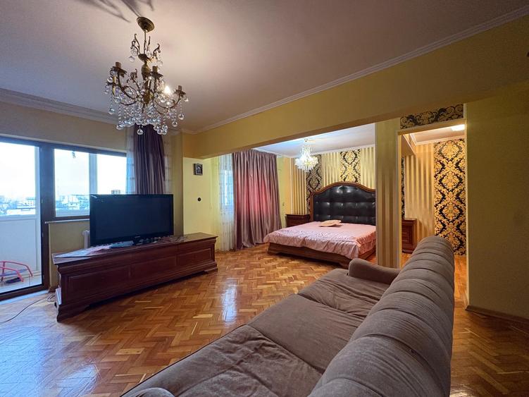 Apartament cu 4 camere de vanzare in zona Mosilor - Eminescu