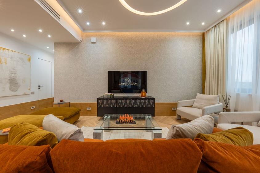 Vila cu 4,5,6 camere de vanzare in Marina Snagov