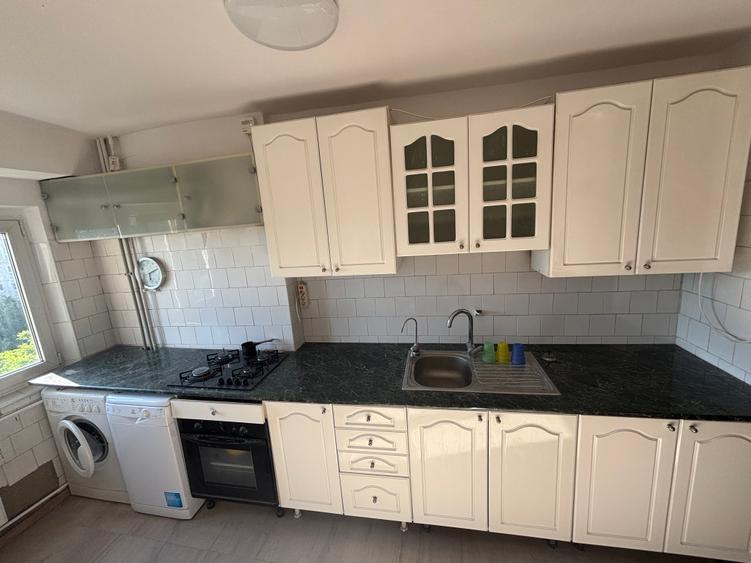 Inchiriere apartament 3 camere pe Calea Vacaresti