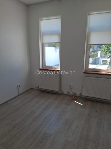 Vila D+P+M&nbsp; ideal firma, curte 5 masini, 5 min.metrou Tineretului - 7