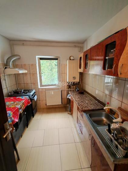 Vând apartament 2 camere, Tăndărei, jud. Ialomița - 2