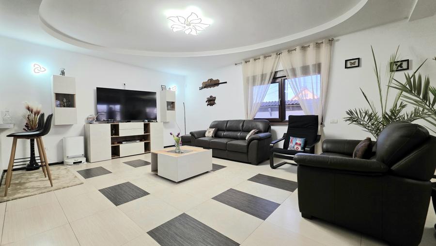 Vilă P+1 Mamaia Nord | Doar 5 min de plajă | 243mp utili | Garaj