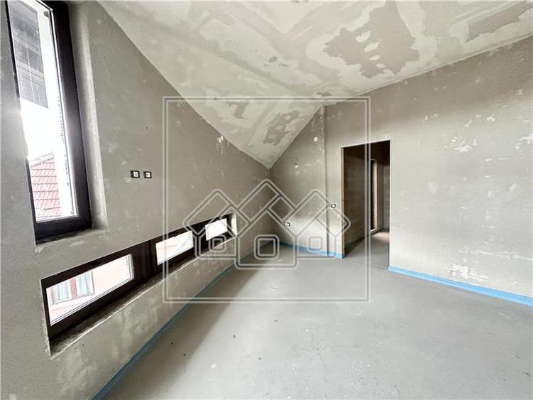 Casa individuala, compartimentare frumoasa, pivnita, semifinisata