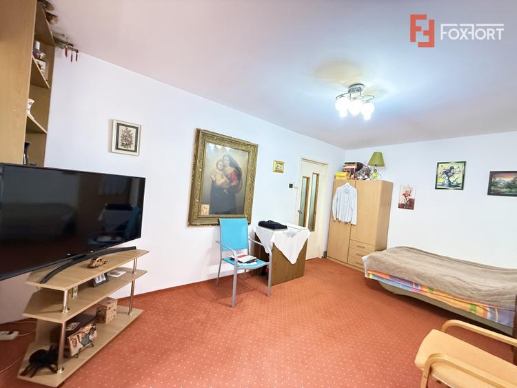 Apartament cu 3 camere, la etajul 1, de vanzare in zona Lipovei
