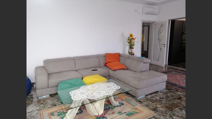 Casă Vădeni, 200m?, 4 camere, centru