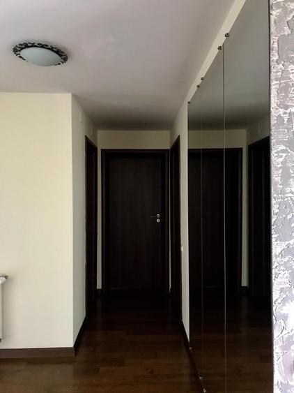 Apartament de 3 camere la lac
