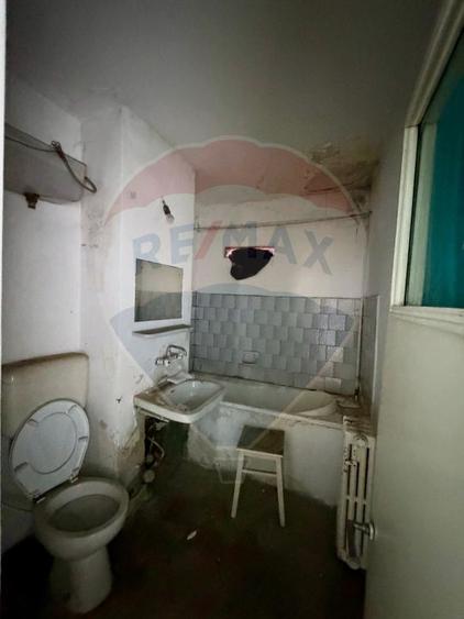 Apartament cu 3 camere de vânzare în zona Brailei