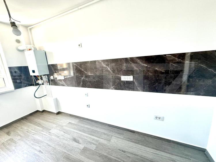 Apartament cu 2 camere decomandat, etaj 10/10 - Tractorul
