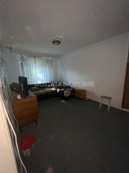 - Apartament 3 camere confort 1 decomandat, zona Progresu