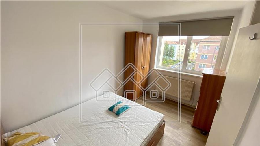 Ap. de vanzare - 2 camere si balcon - zona Cedonia