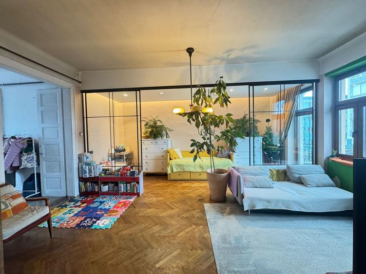 Apartament interbelic in zona Mihai Viteazul-103mp, et. 2/2