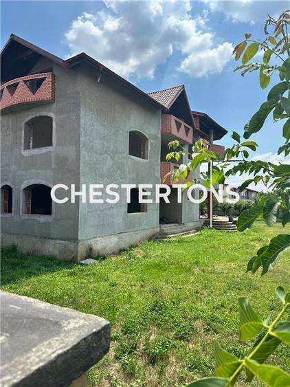 Vila Exclusivista , 9 camere + 1200mp teren , toate utilitatile, in apropiere de