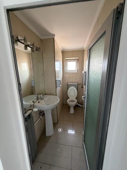 Piata Romana, cladire birouri 2004, 6 camere nemobilate, etaj 4+5/5, fara lift