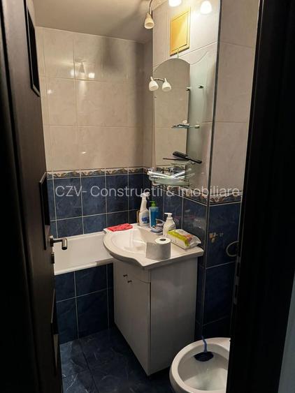 Apartament cu 3 camere , str. Bozieni - 18