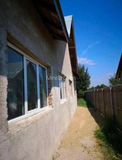 Casa de vanzare in zona liniștiita - 2