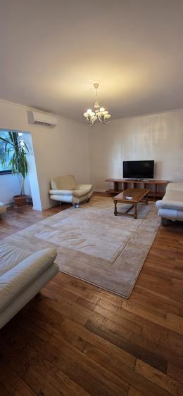 Apartament spatios, 3 Camere, 2 bai, 3 balcoane, Tătărași Spitalul de Copii