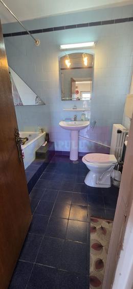 Casa de vanzare cu 6 camere in Busteni