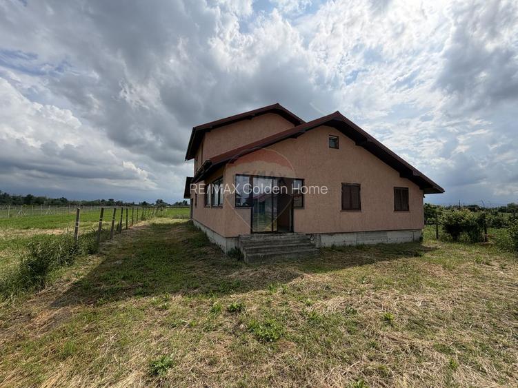 Casă / Vilă de vânzare intrare Lamotesti - 2