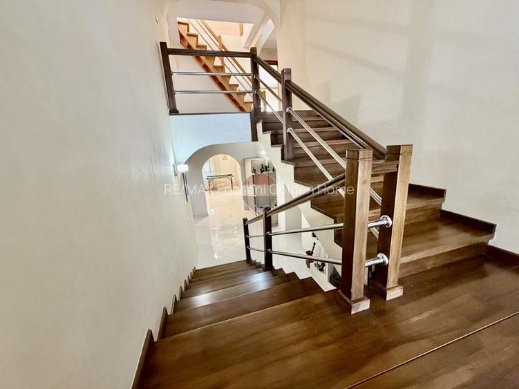Casa/Vilă Str Vrancei - 10