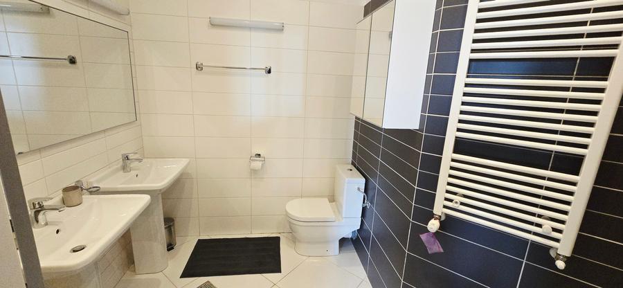 Apartament 2 camere superb 2 bai + parcare