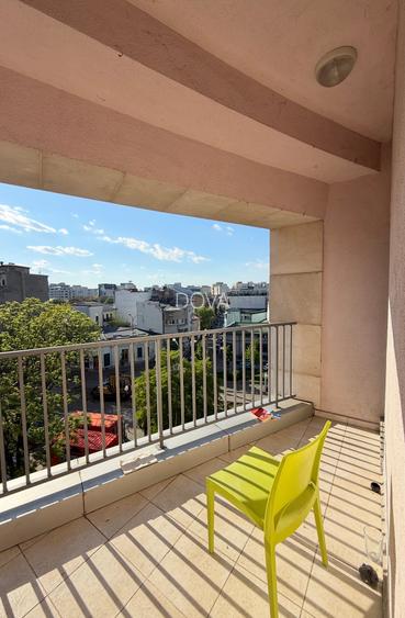 Apartament cu 4 camere, 3 grupuri sanitare, 2 terase, 1 boxa, 2 parcari - 7