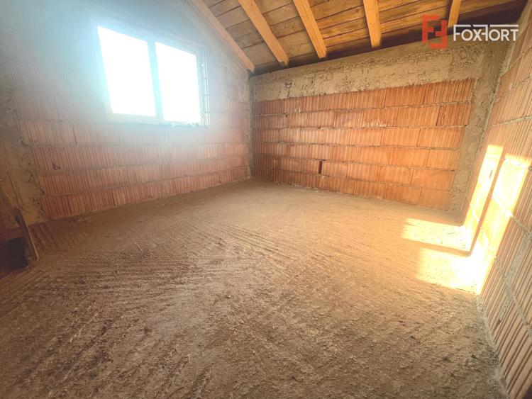 Duplex cu 4 camere, despartit prin camera tehnic - zona Urseni