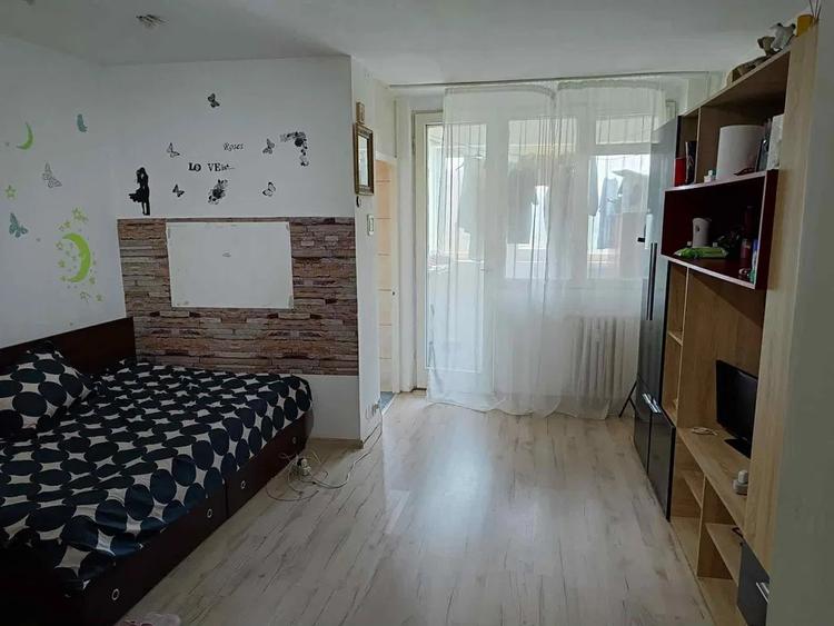 Garsonieră 32 mp, etaj 7/10, bloc reabilitat, Titan – Piața Minis