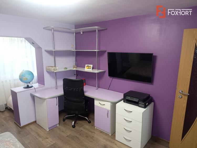 Apartament de vanzare cu 4 camere la etajul 1 in zona Lipovei